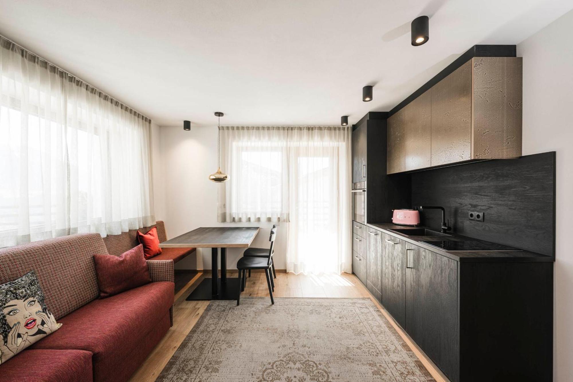 Pension Haus Tirol ライオーン エクステリア 写真