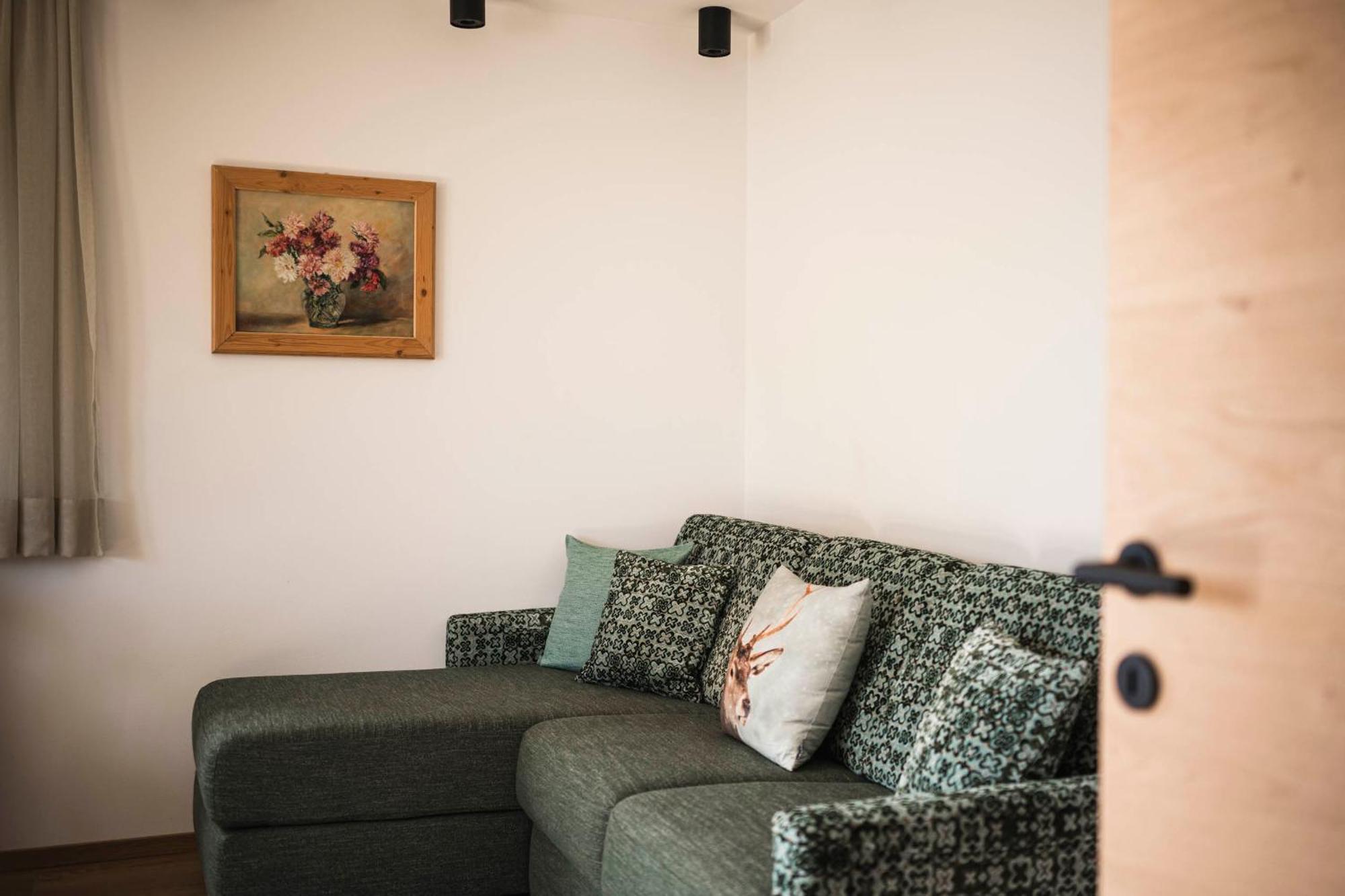 Pension Haus Tirol ライオーン エクステリア 写真