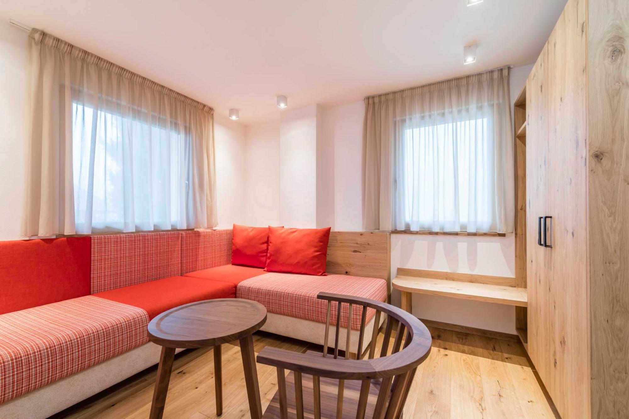 Pension Haus Tirol ライオーン エクステリア 写真