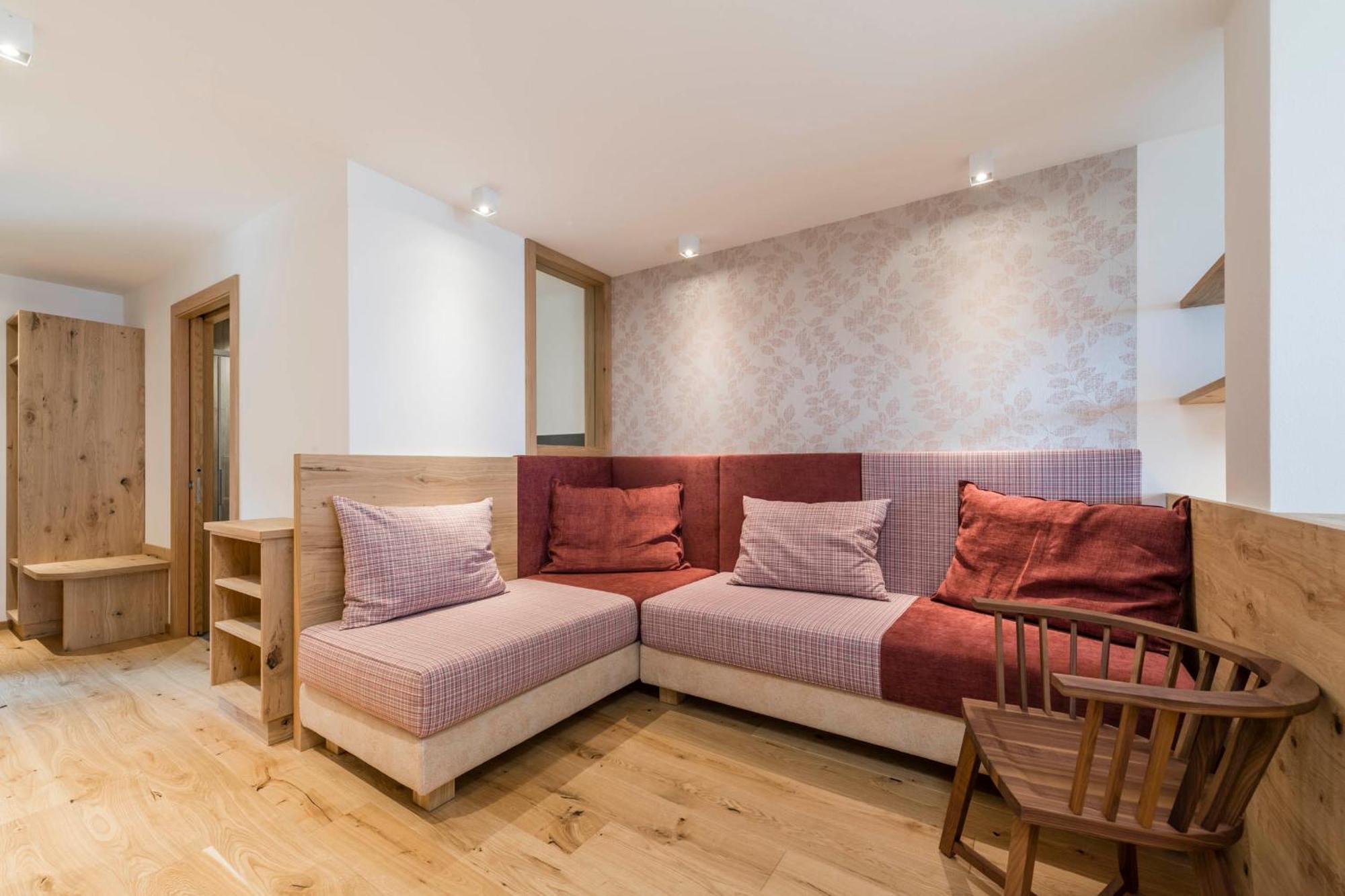 Pension Haus Tirol ライオーン エクステリア 写真